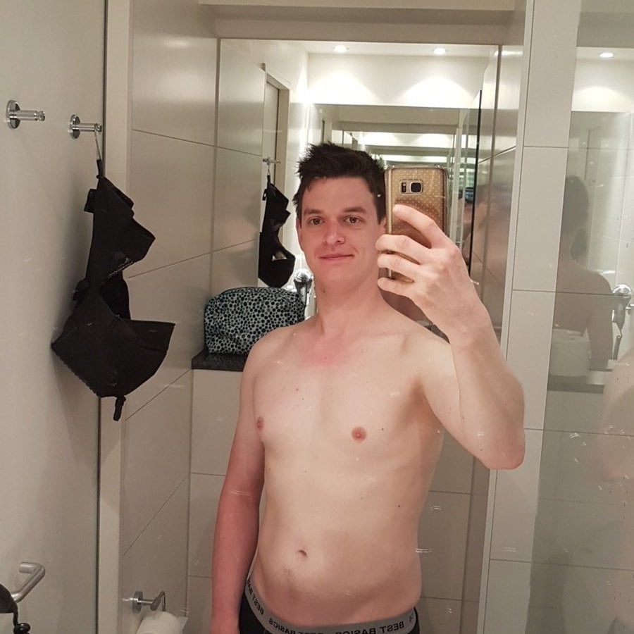 tomhengst137 from stripchat