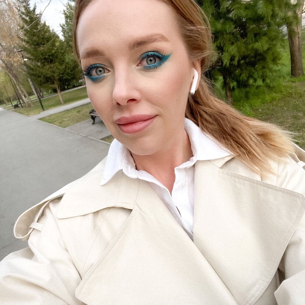 NakedFlowerElena
