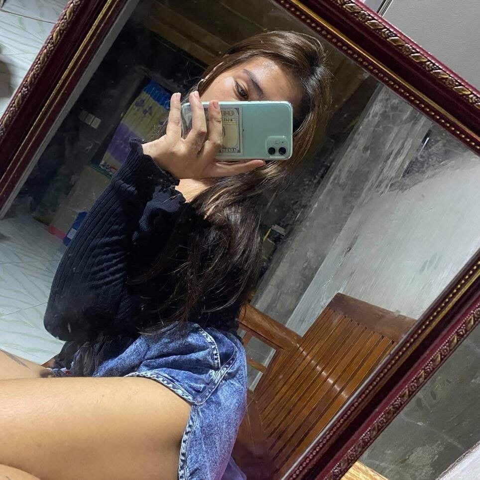 morenaapinay from stripchat