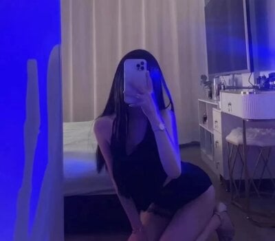 Milla-z on StripChat