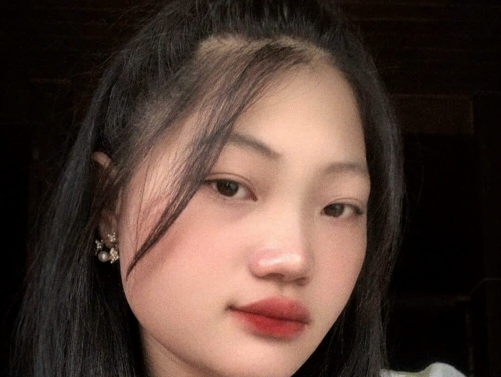 free6cams.com hi-zza livesex profile in somewhere-in-the-southern-hemisphere cams