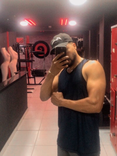 Vitorrc1 Male Brazilian Online Cam Nude