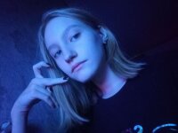 BeckyBails' Offline Chat Room