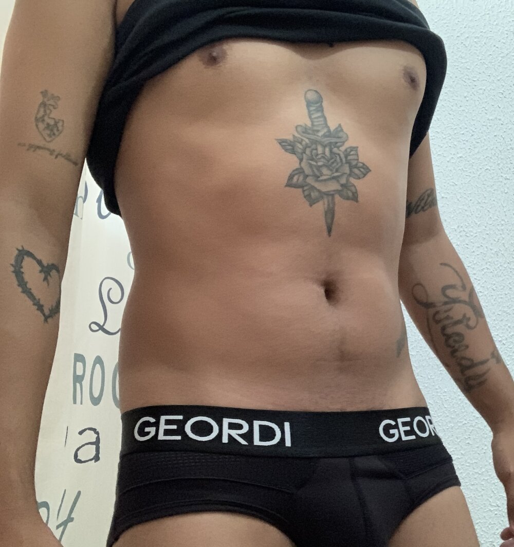 Alez09-'s Offline XXX Chat