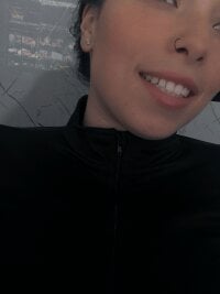 paola_5 Adlı Modelin Çevrimdışı Sohbet Odası