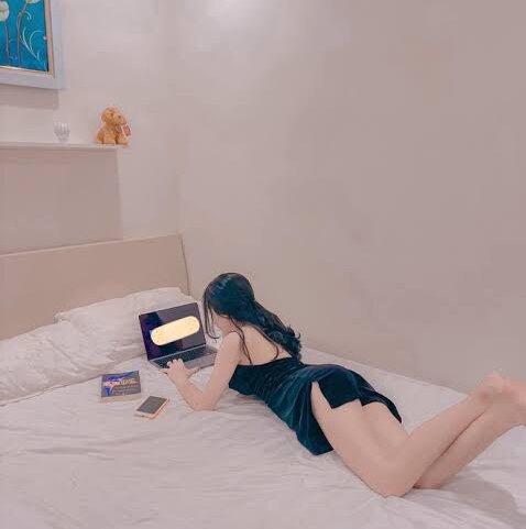 Live sex webcam photo for Aleyy999 #289998146