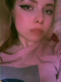 lalisa_youang's Offline Chat Room