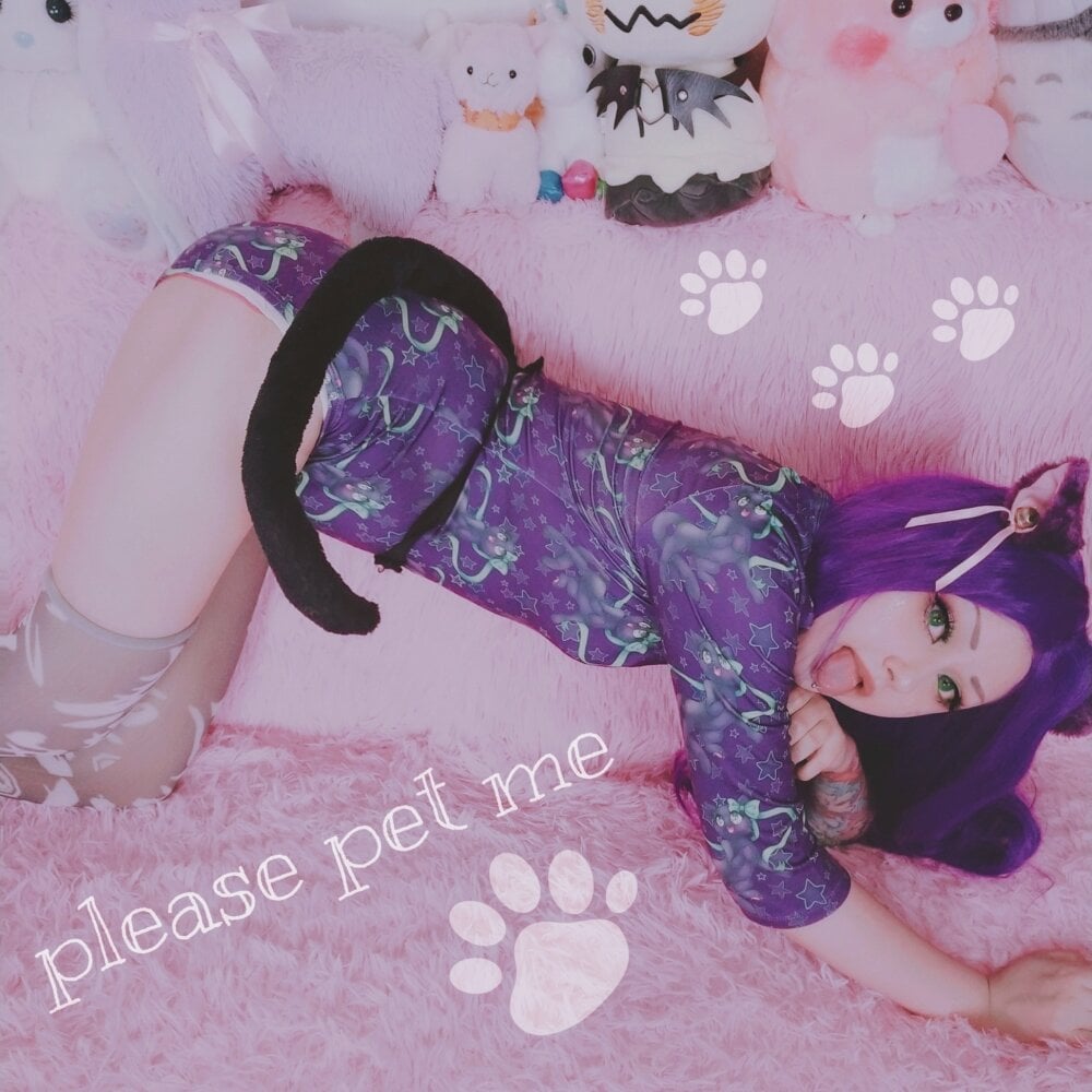 Live sex webcam photo for Lolisuccub #289942093