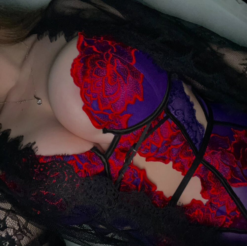AlexandraLucy's Offline XXX Chat