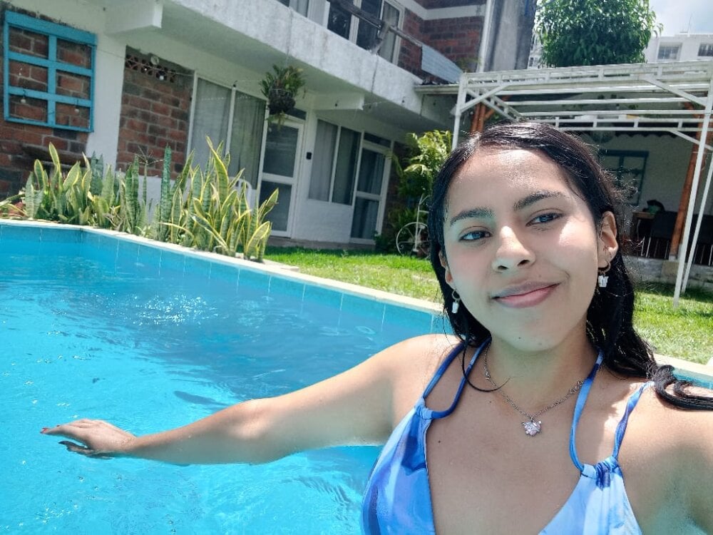 soffirousee from stripchat