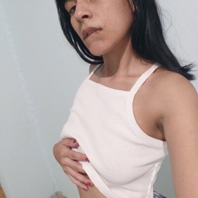 melodybar27 - small tits young