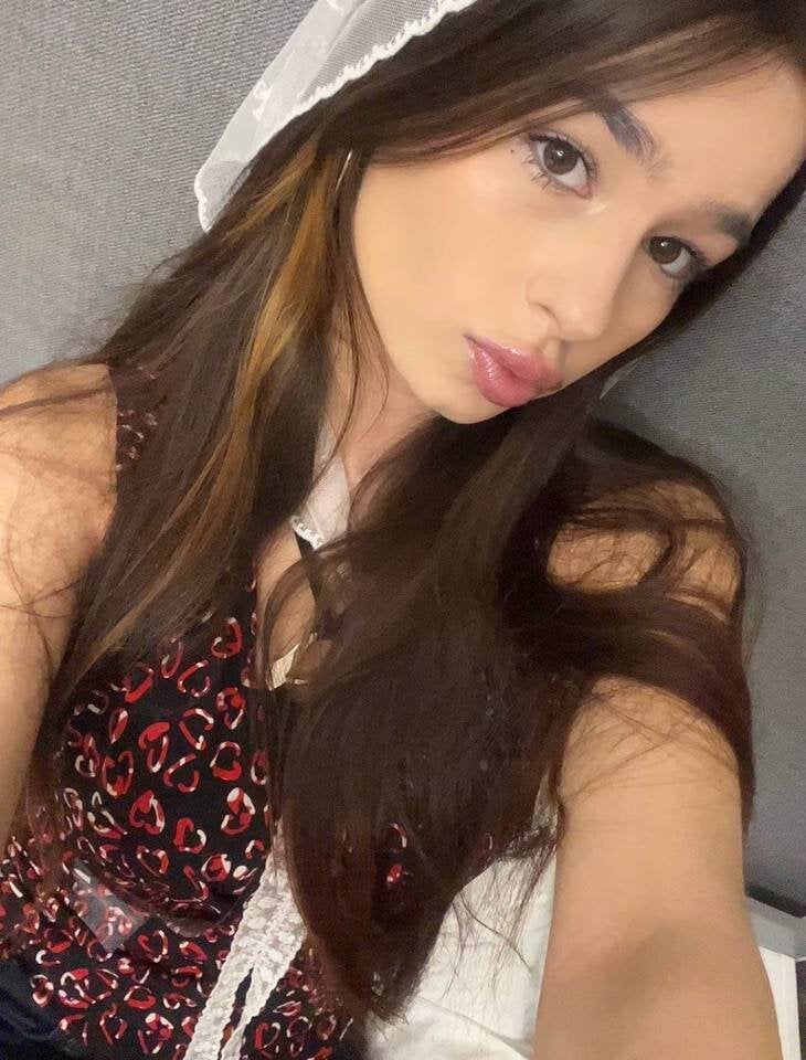 watchgirlcam.com eagersavvy livesex profile in chamber-of-secrets cams