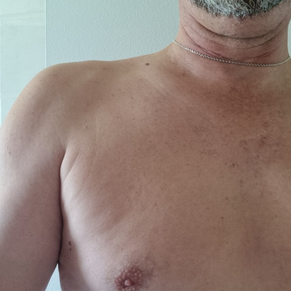 mikaelboubou from stripchat
