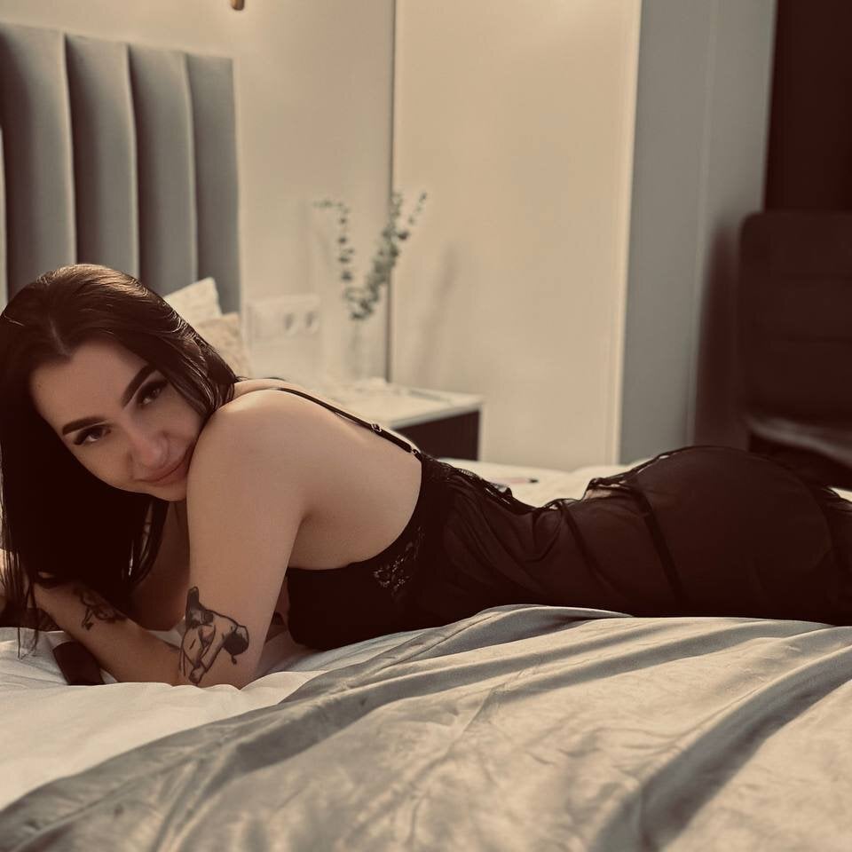 stripchat _hey_lola_ webcam profile pic via amateursex-livecam.com