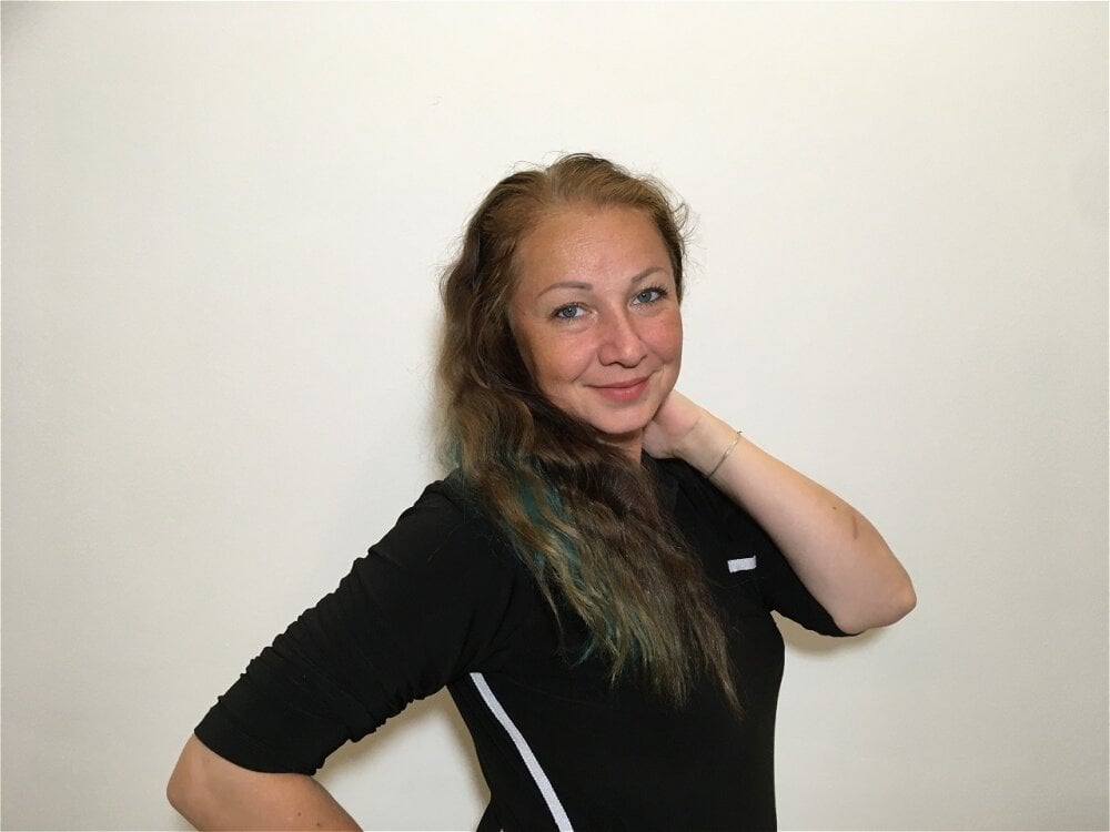 lucytop webcam profile - Zambian