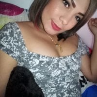 yulianacontrerasn Offline chat-huone