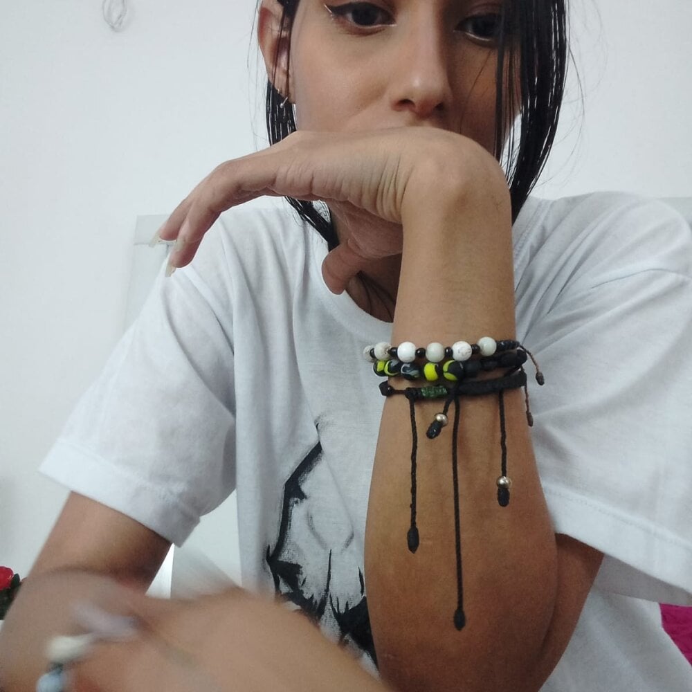 yourcuteneighbourr profile
