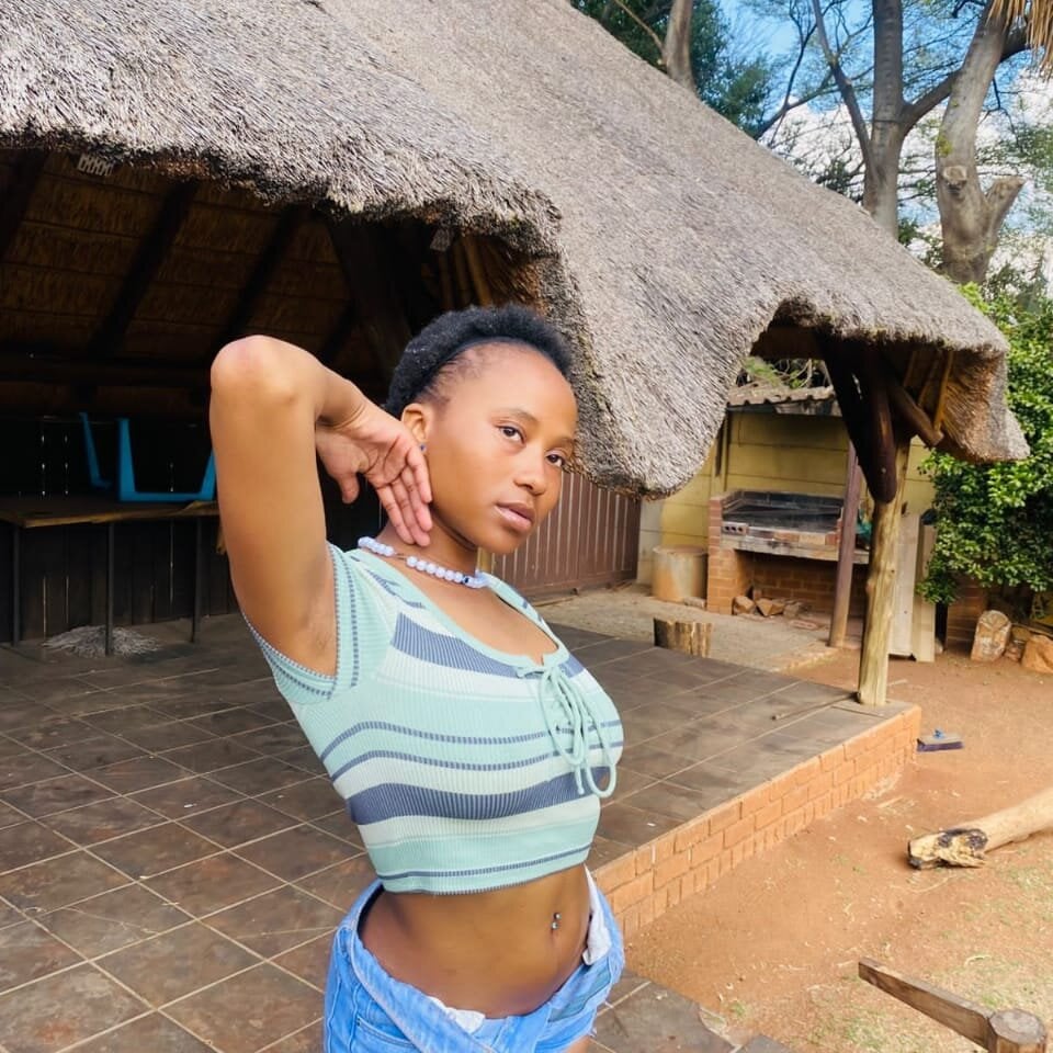 PRECIOUSGEMSTONE 🍾 chatroom