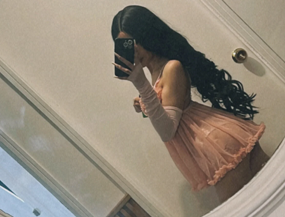 elivecams.com thalia_zafir livesex profile in grey-hair cams