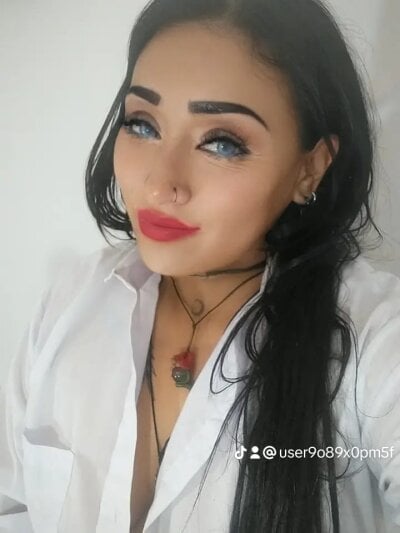 luna_sofia69 on StripChat