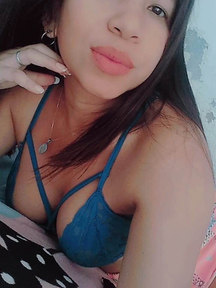 Tania22_hot's Offline XXX Chat