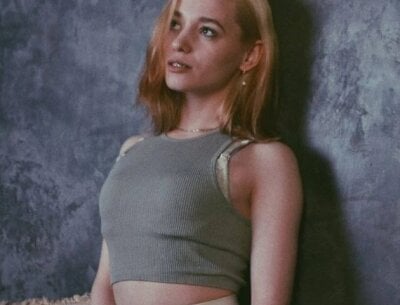 Mary_Price - hairy armpits