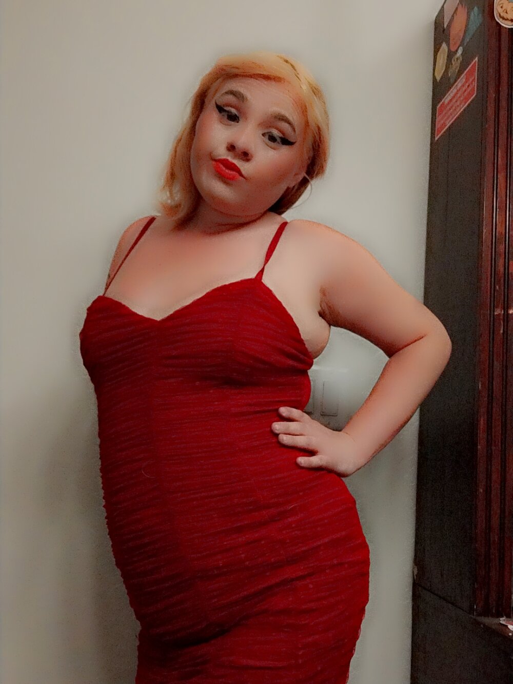 stripchat lucifinakitten webcam profile pic via sexcam-girls.com