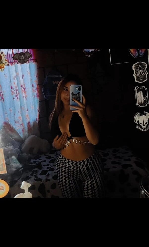 elle_tay profile