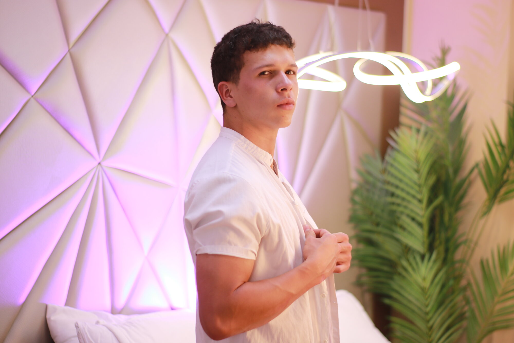 Adamshelbi