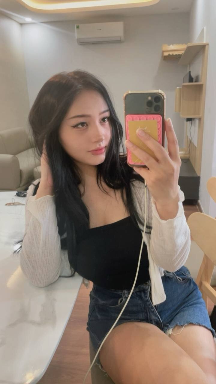 ashkisses