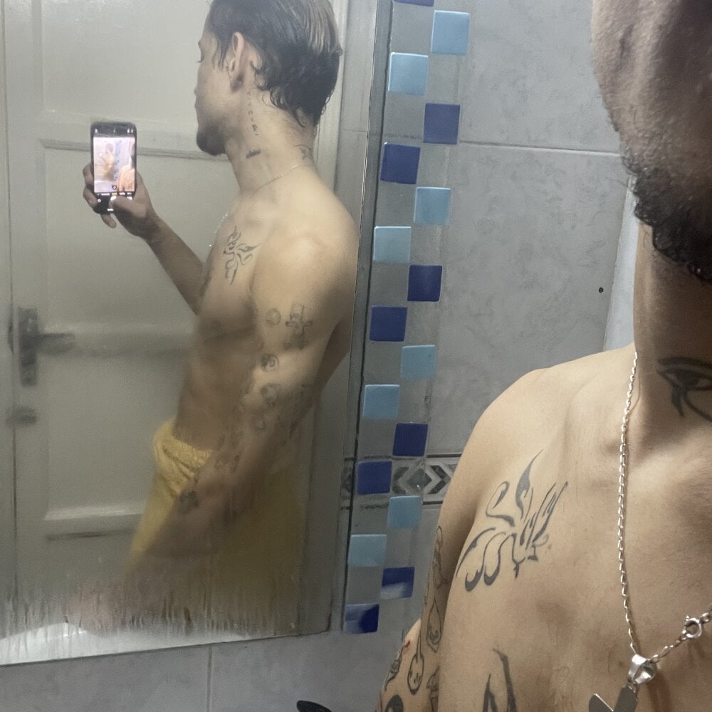 grouchychain787 from stripchat