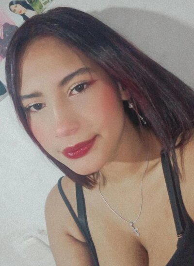 Noa_bloom69 🕔 webcam chat