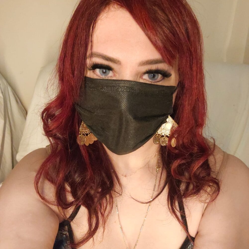 stripchat virginass2000 webcam profile pic via sexcityguide.com