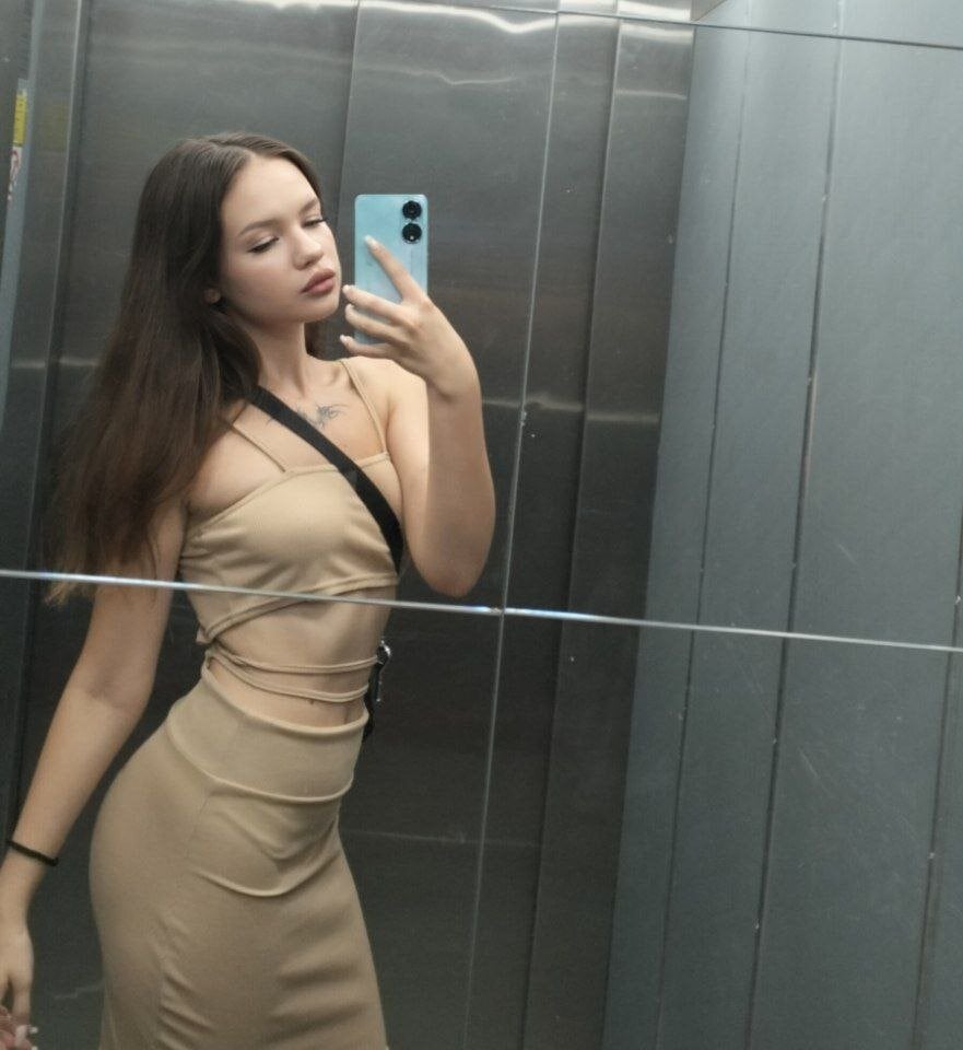 Claire_Dreams' Offline XXX Chat