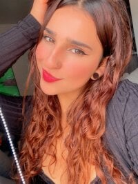 1m_victoria's Offline Chat Room