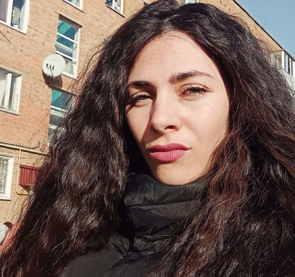 onaircams.com emilia313 livesex profile in russian cams