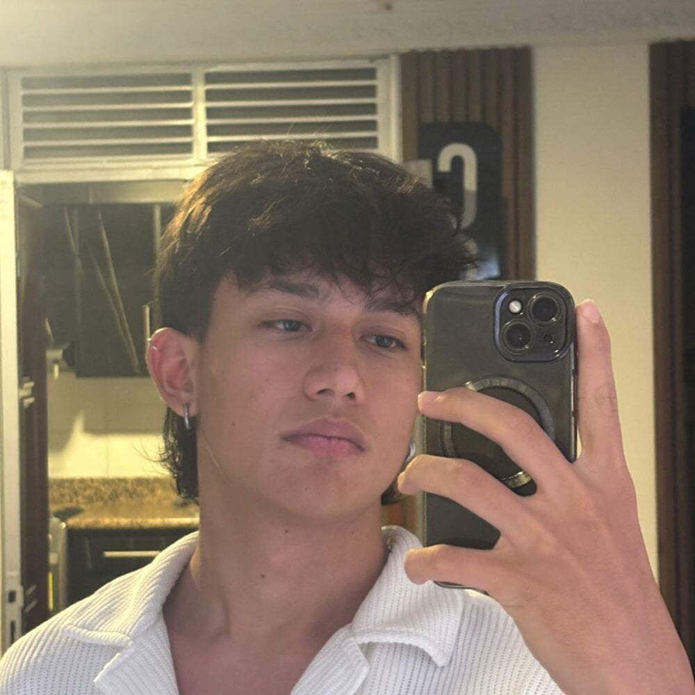 spaceboys18 from stripchat