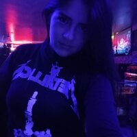 Madelyne_ offline chatrum