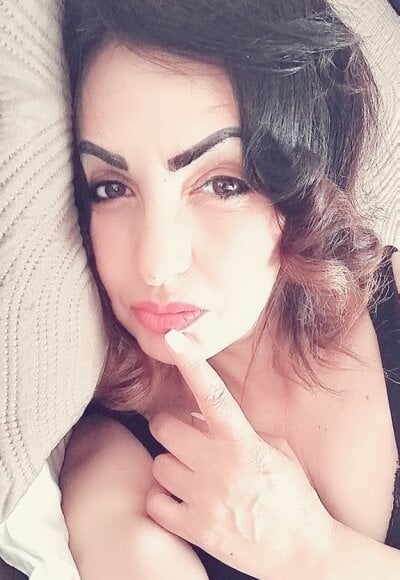 Sakari17 on StripChat