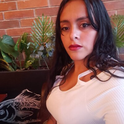 ChloeDreamm Live Cam on StripChat