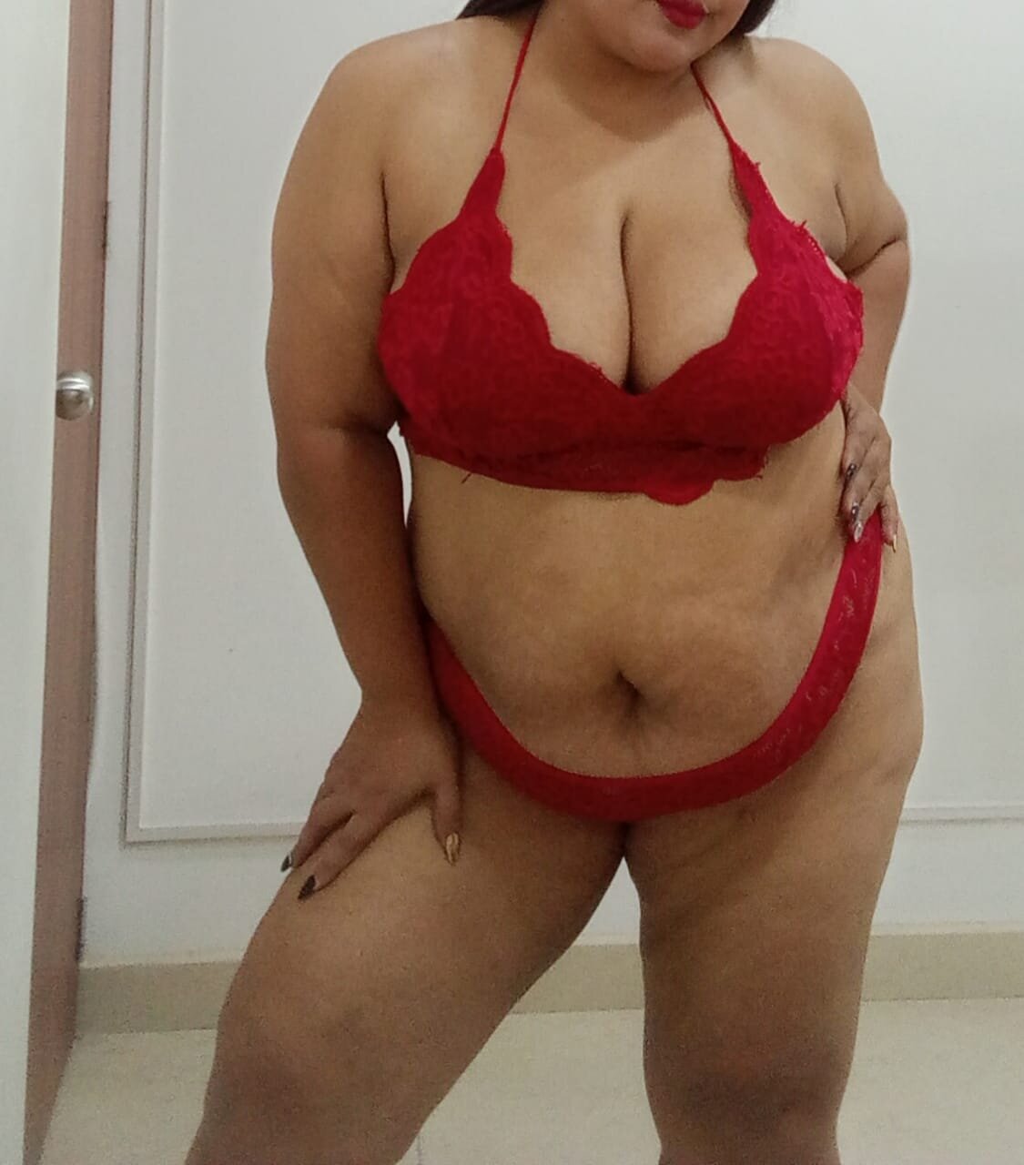 leslie_boobs