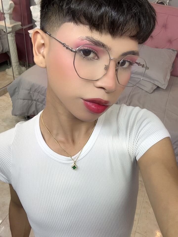dilan_911 from stripchat