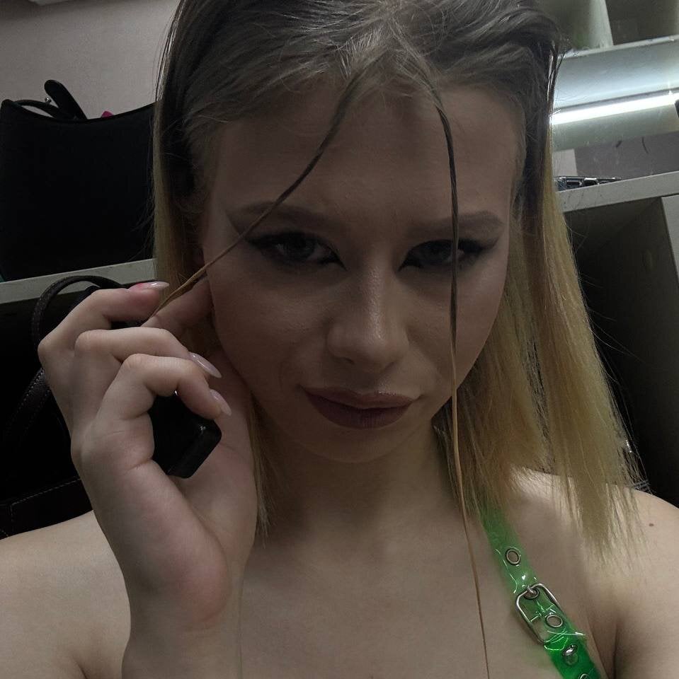 livestrip-joy.com ivy_allen livesex profile in slim cams