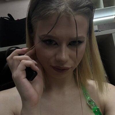 Ivy_Allen on StripChat