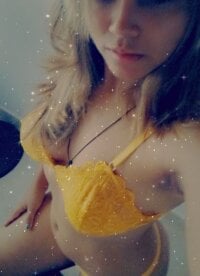 ANNTONELLAASS' Offline Chat Room