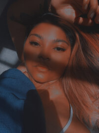 Gorgeous_Gia_21's Offline XXX Chat