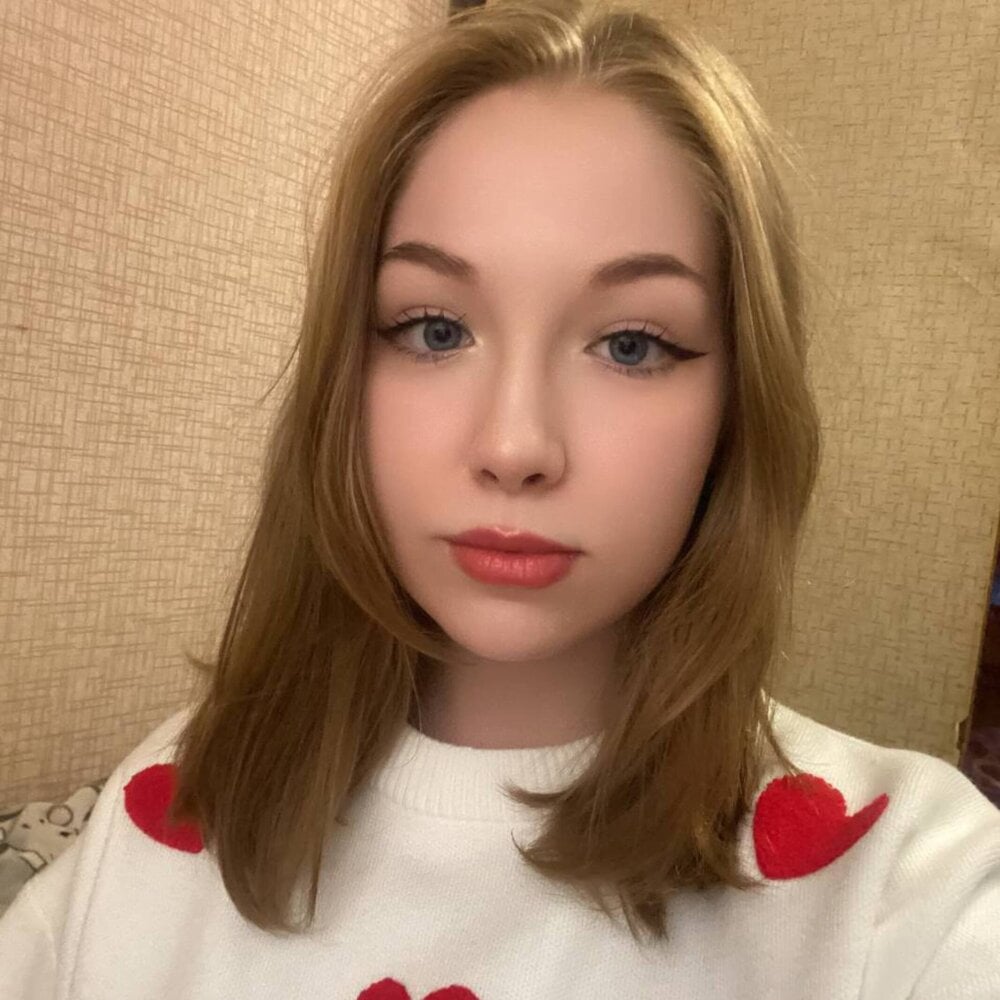 milacutiesmile from stripchat