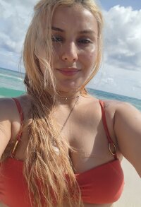 Alicee1008's Offline XXX Chat