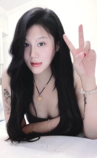 Kuriki23's Live Sex Cam Show