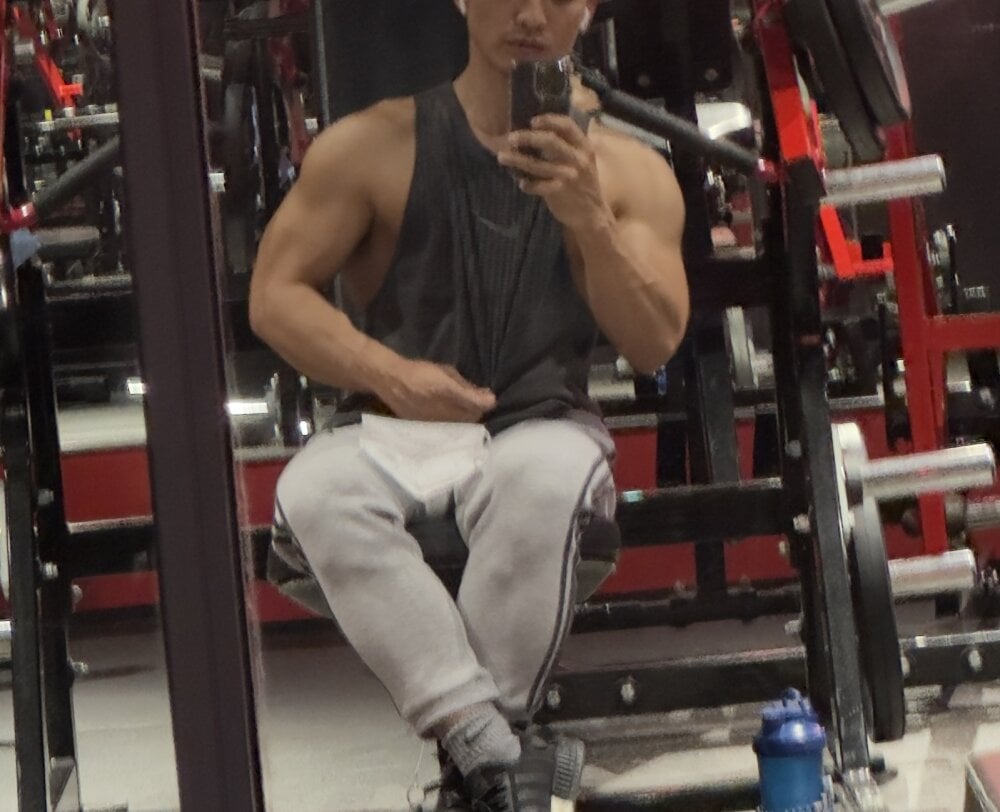 Kentaro_x's Offline XXX Chat